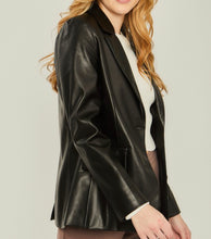 Load image into Gallery viewer, Short leather blazer
